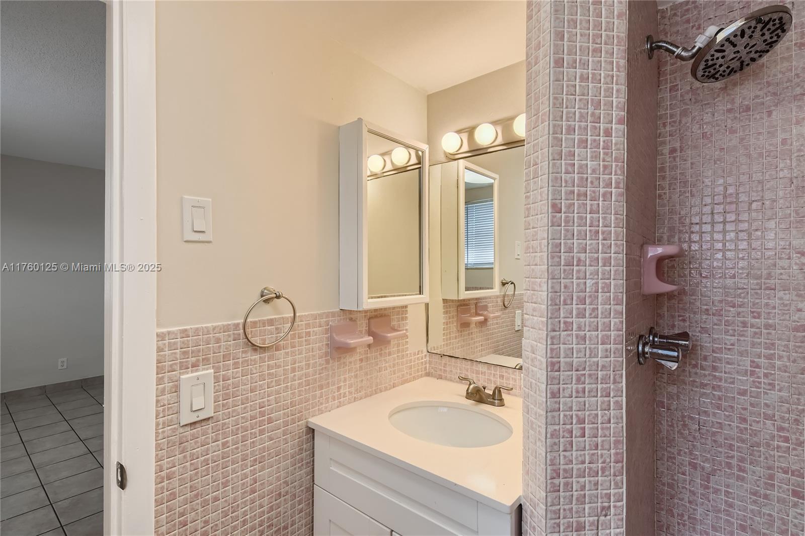 1855 Plunkett St 406 Property Photo 7