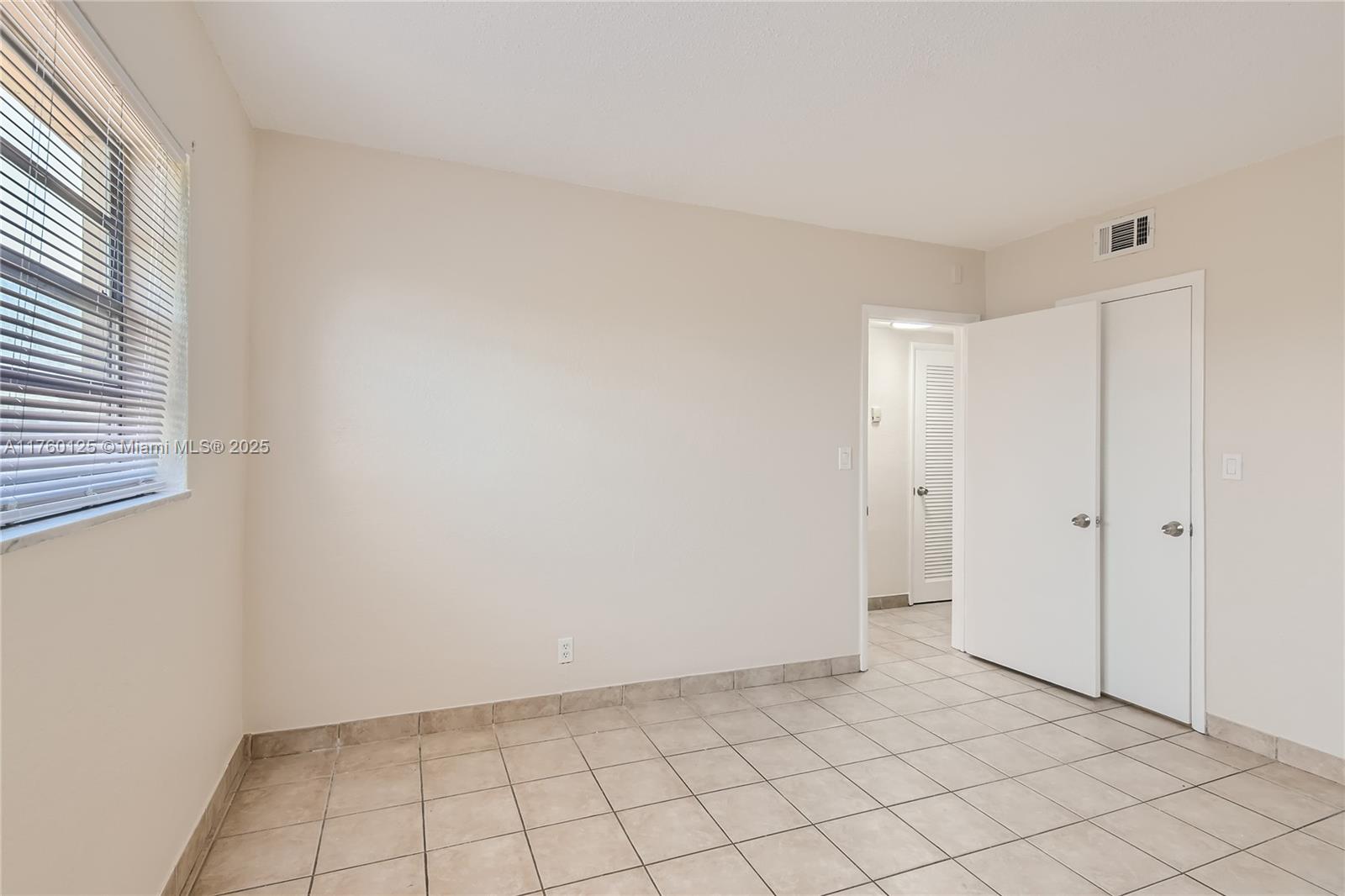 1855 Plunkett St 406 Property Photo 8