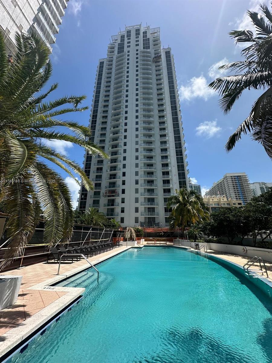 1060 Brickell Ave 2007 Property Photo