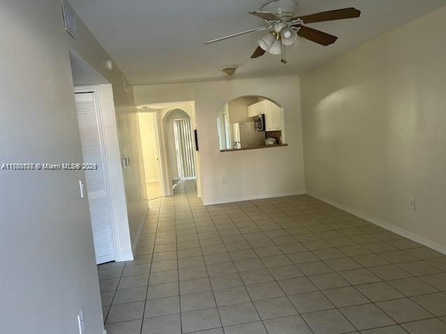 2731 Se 12th Pl 104 Property Photo 5
