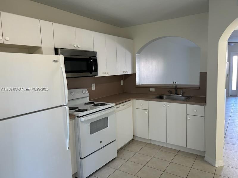 2731 Se 12th Pl 104 Property Photo 11