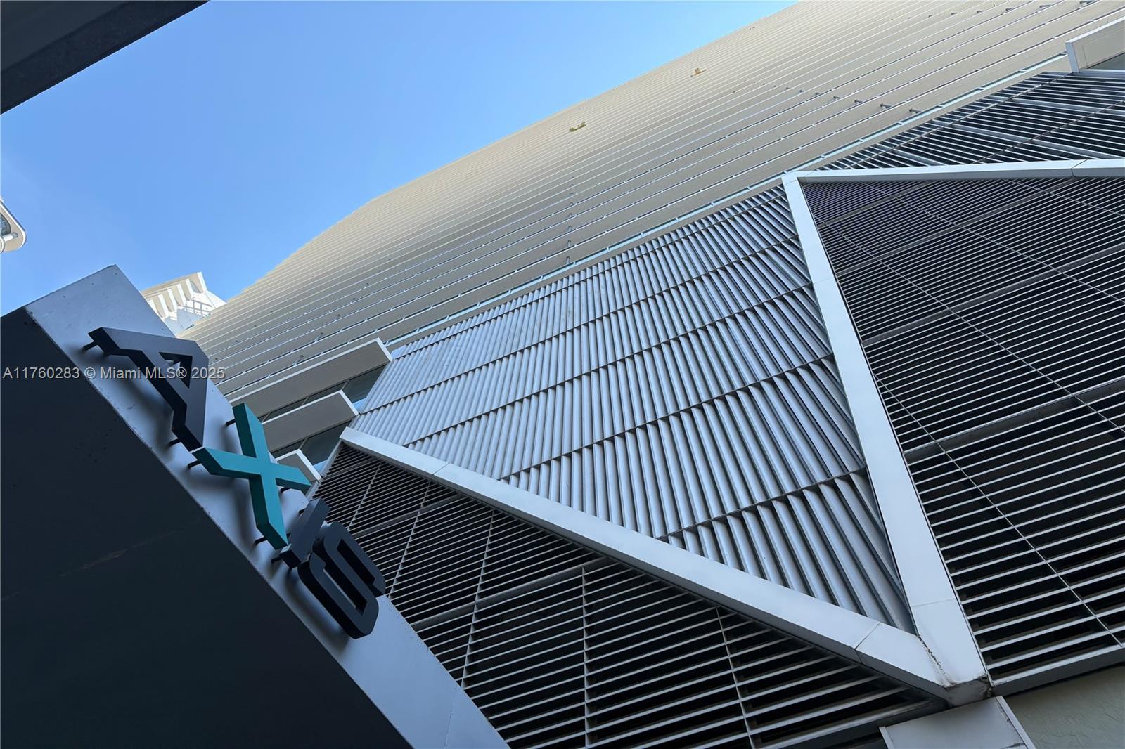 1111 Sw 1st Ave 1115-n Property Photo 3