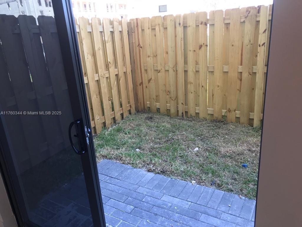 10431 Nw 82nd St 5 Property Photo 10