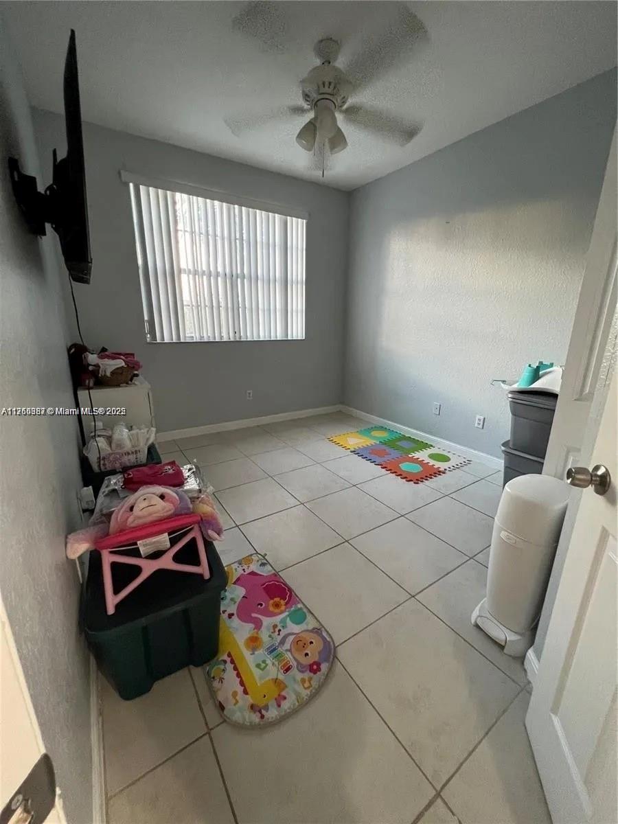 427 Ne 21st Ter 427 Property Photo 10