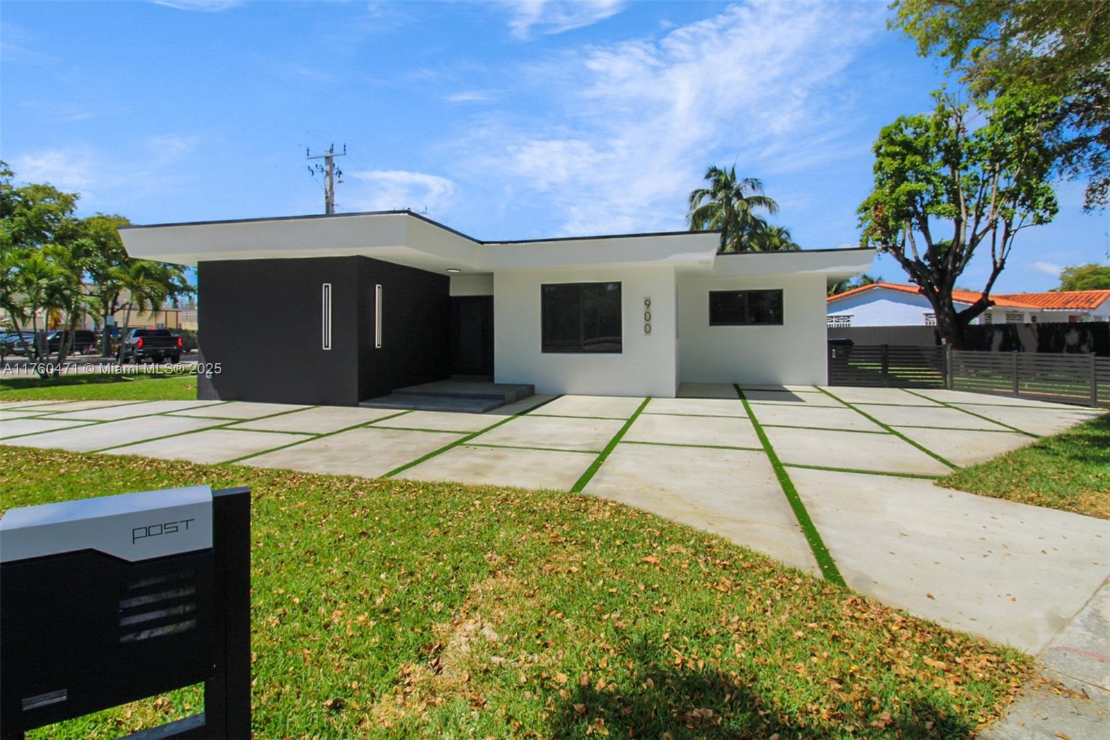 900 N Royal Poinciana Blvd Property Photo