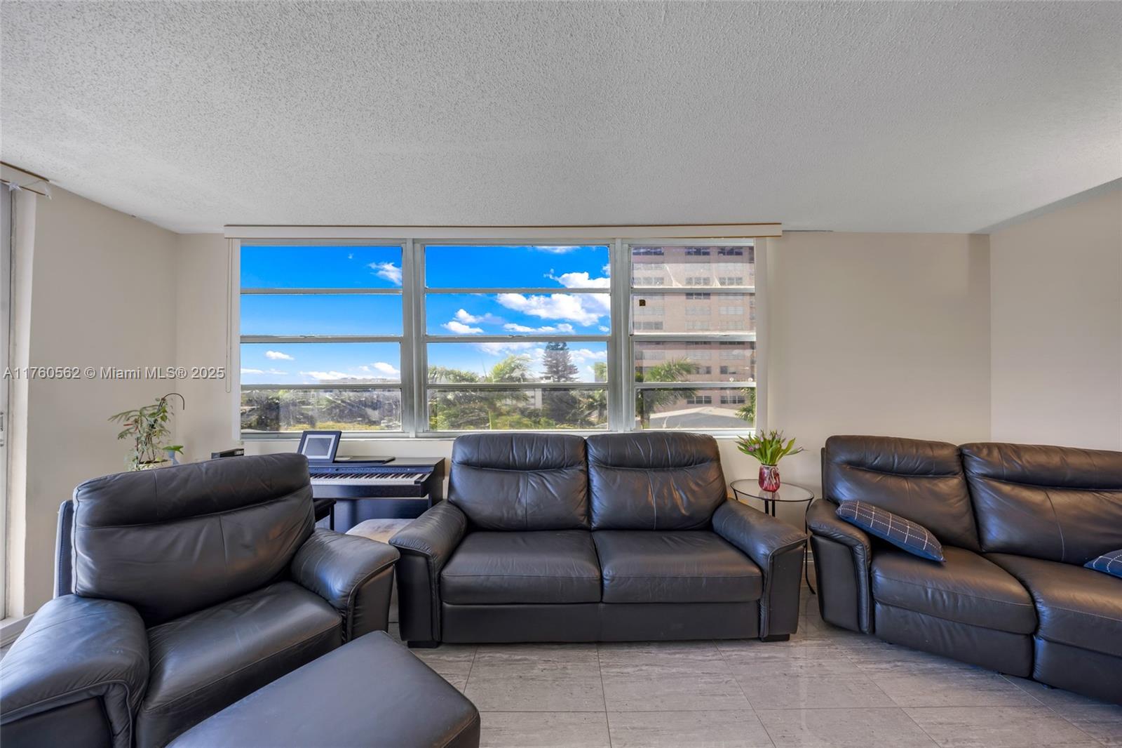 3113 S Ocean Dr 506 Property Photo 4