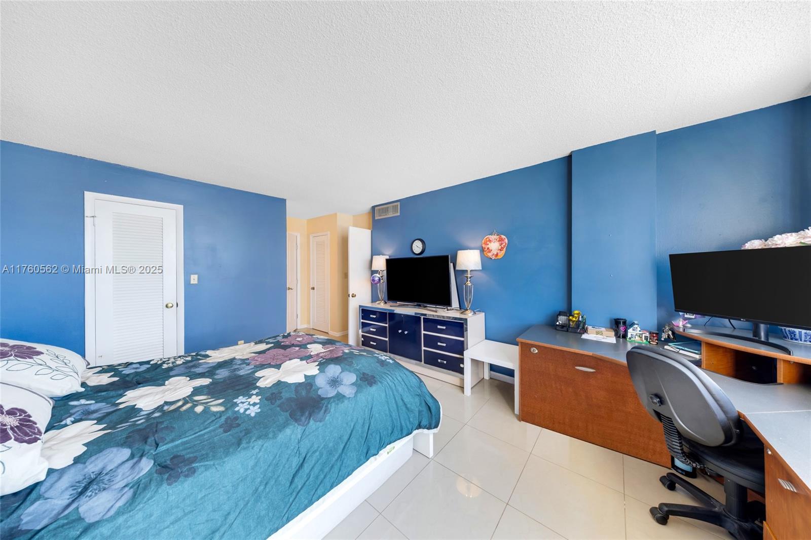 3113 S Ocean Dr 506 Property Photo 20