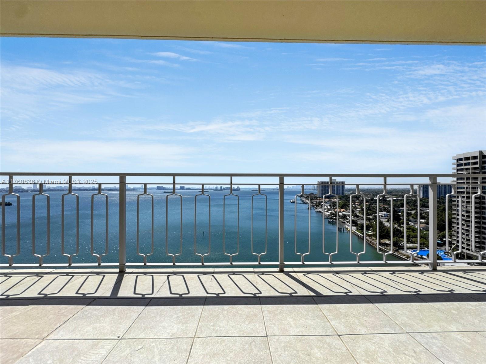 11111 Biscayne Blvd Property Photo 1