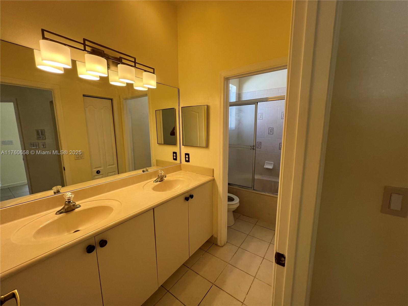 2240 Portofino Ave 2240 Property Photo 6