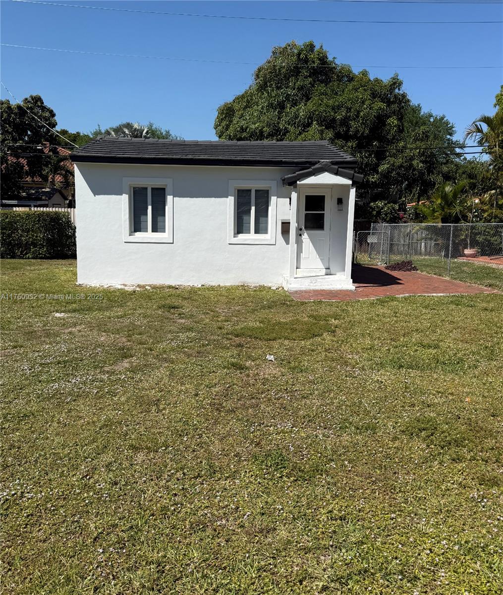464 Minola Dr 1 Property Photo