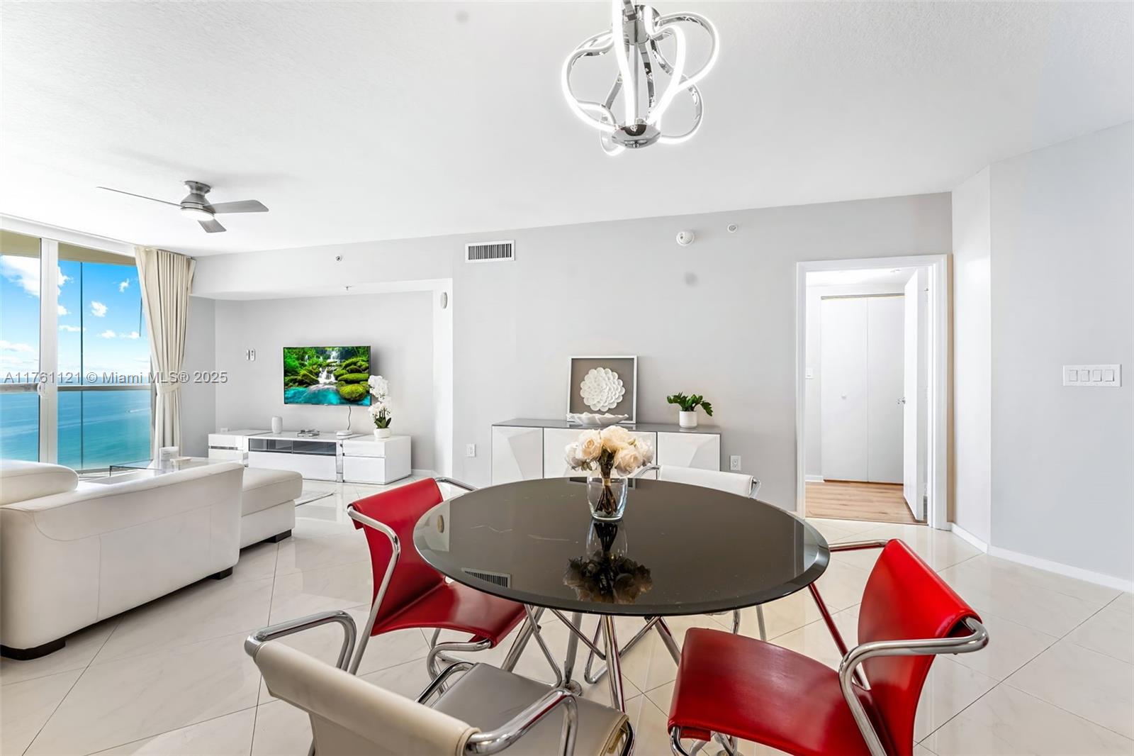 16699 Collins Ave 2810 Property Photo 4