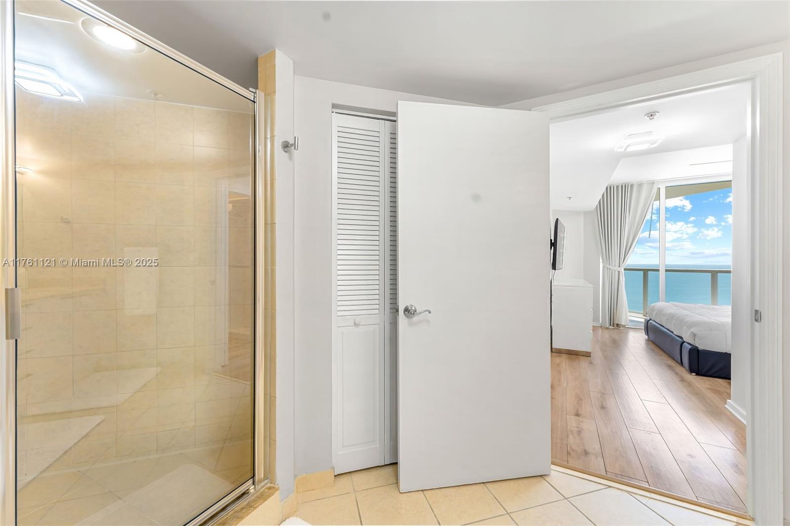 16699 Collins Ave 2810 Property Photo 13