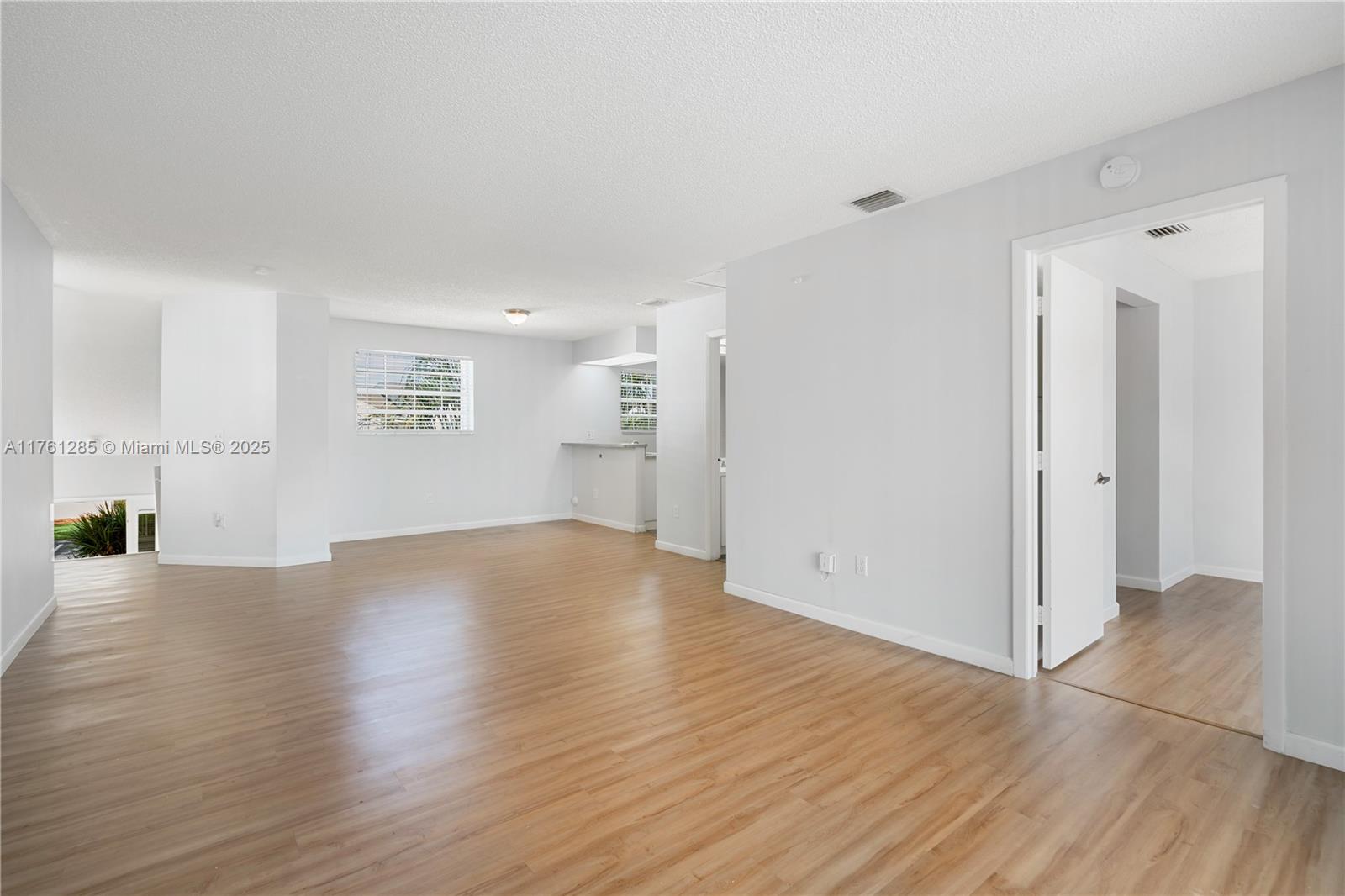 2264 Se 27th Dr 206-e Property Photo 3
