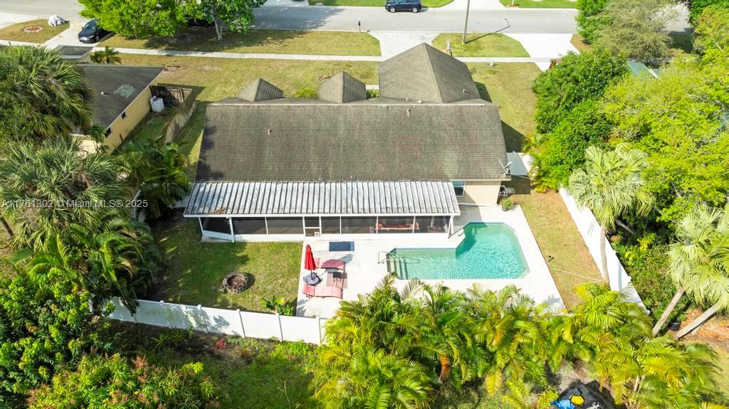 155 Kings Way Property Photo 8