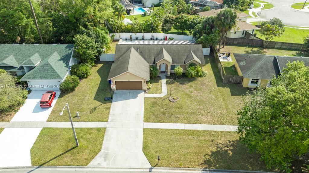 155 Kings Way Property Photo 9