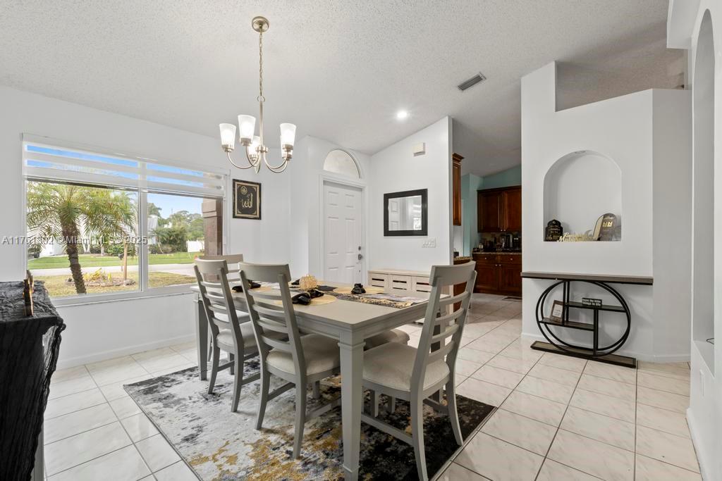 155 Kings Way Property Photo 12