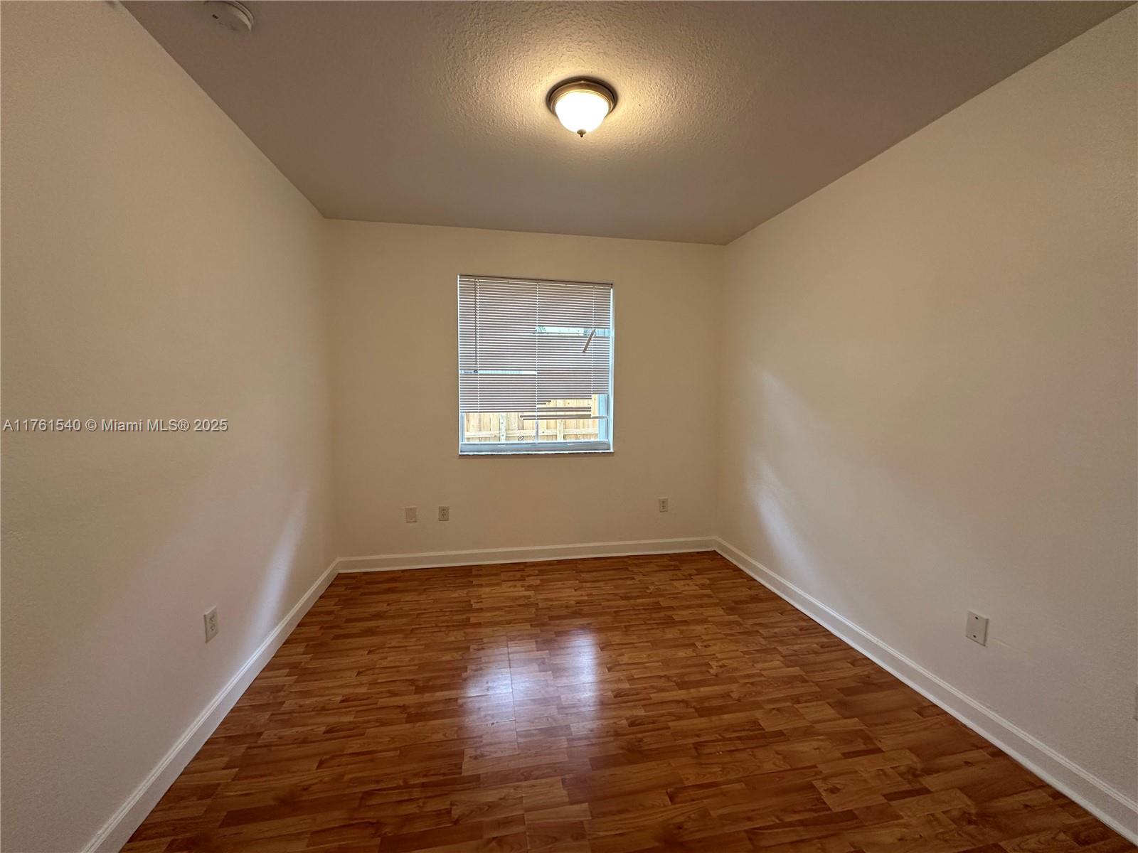 1663 Se 27th Dr 103 Property Photo 16
