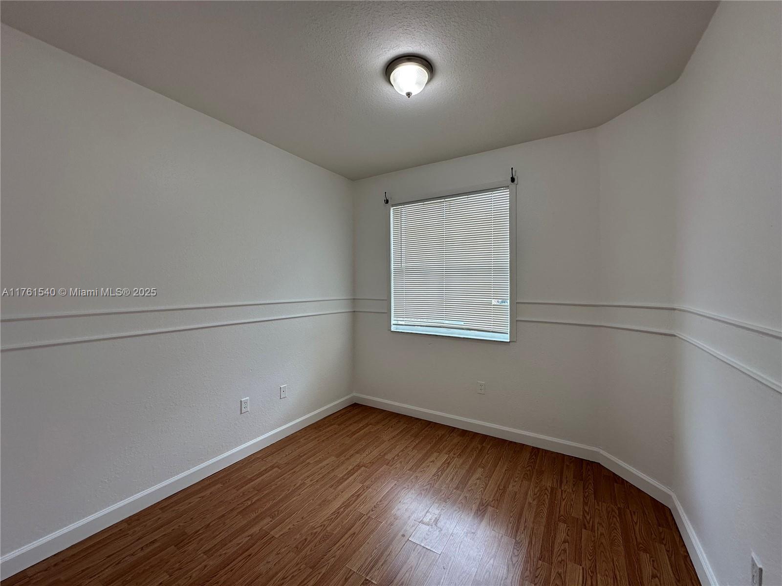 1663 Se 27th Dr 103 Property Photo 18