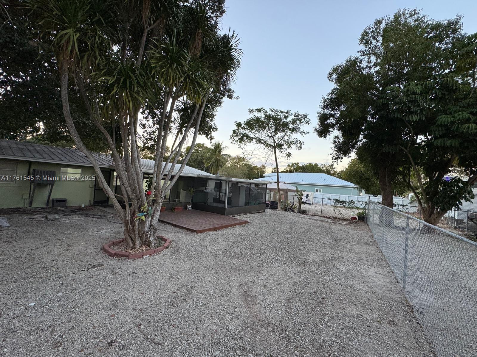 664 Colson Dr Property Photo 2