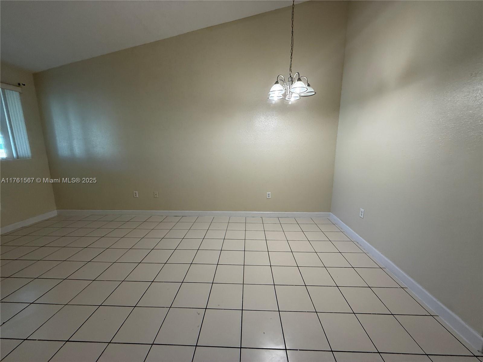 2728 Se 17th Ave 202 Property Photo 4