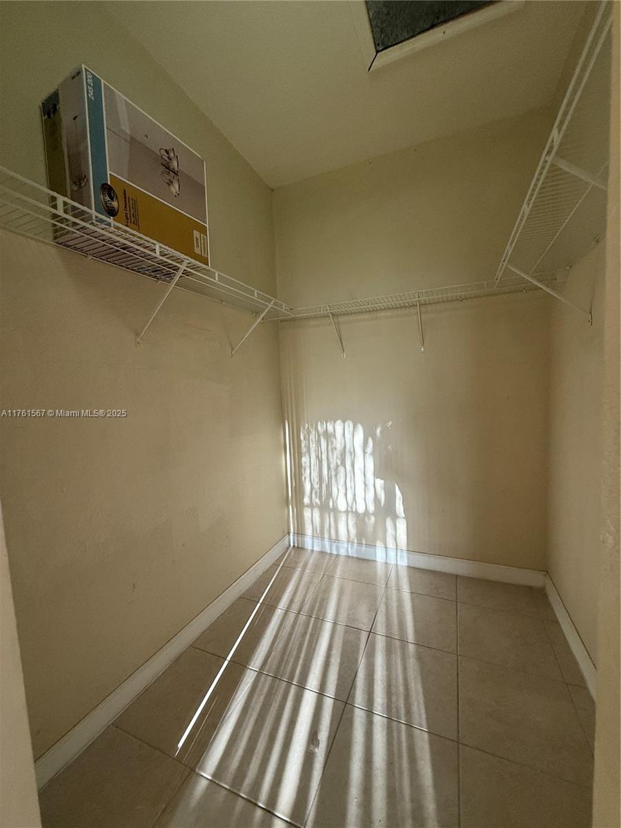 2728 Se 17th Ave 202 Property Photo 11