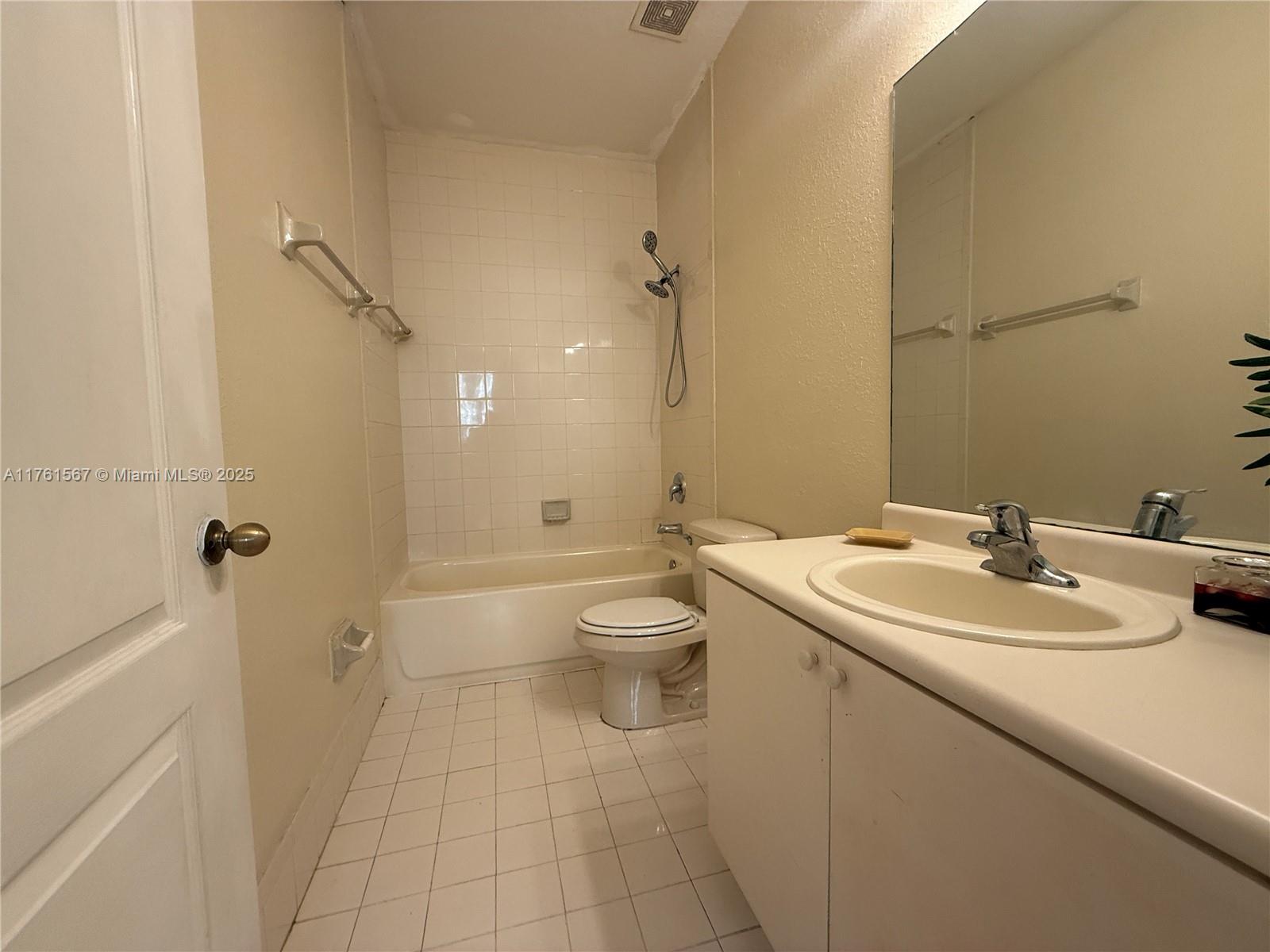 2728 Se 17th Ave 202 Property Photo 12