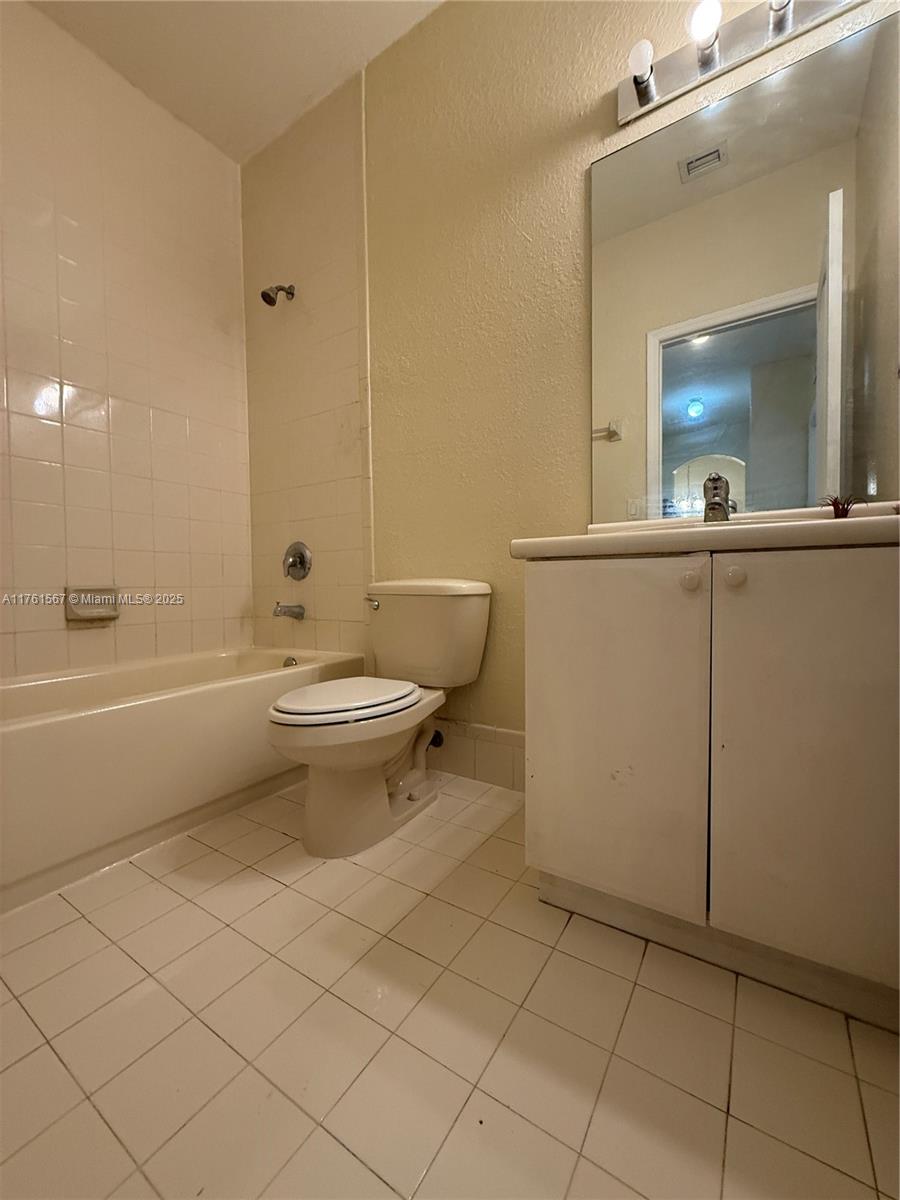 2728 Se 17th Ave 202 Property Photo 15