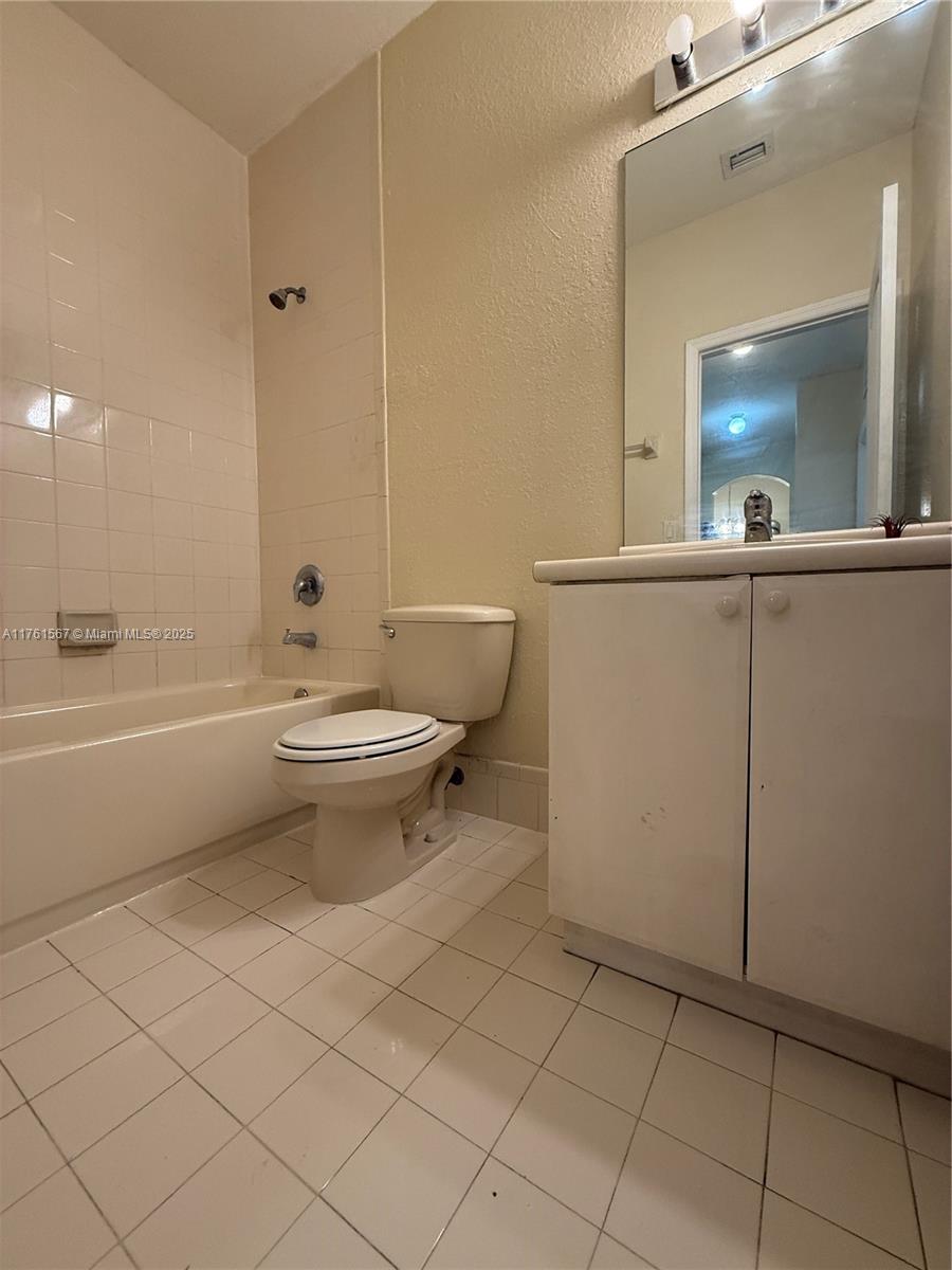 2728 Se 17th Ave 202 Property Photo 16