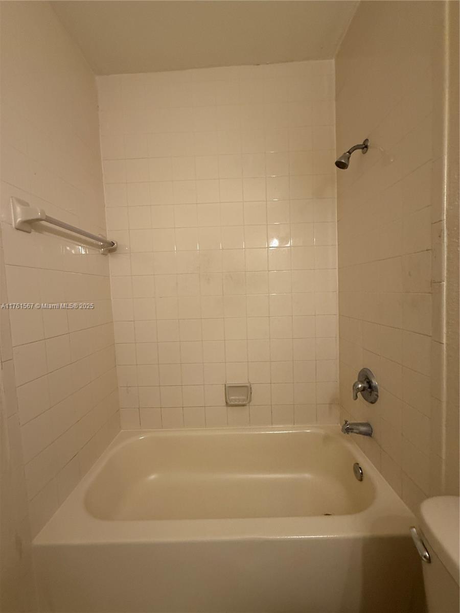2728 Se 17th Ave 202 Property Photo 17