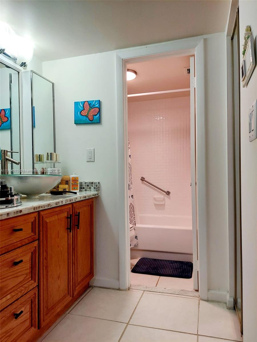 901 Colony Point Cir 304 Property Photo 27