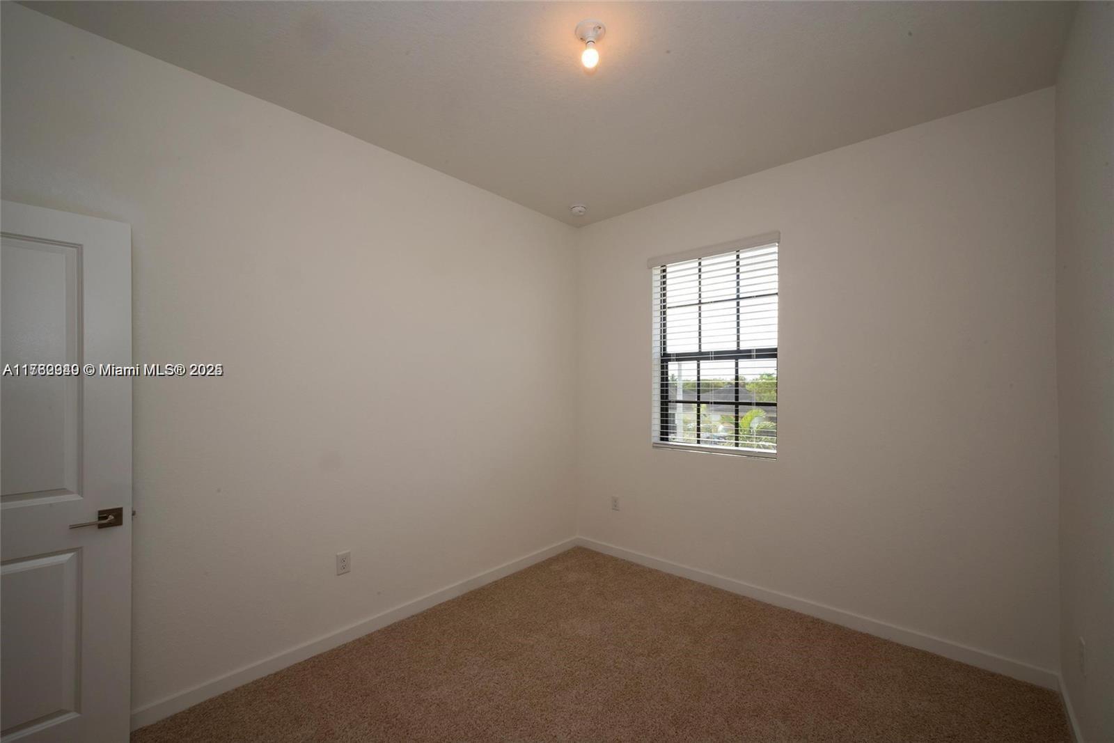 766 Sw 12th Street Property Photo 11