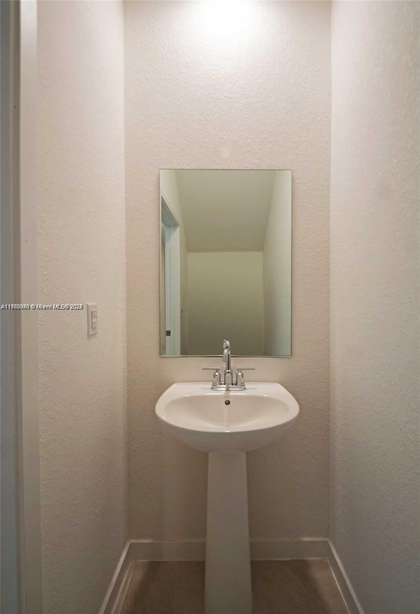 766 Sw 12th Street Property Photo 26