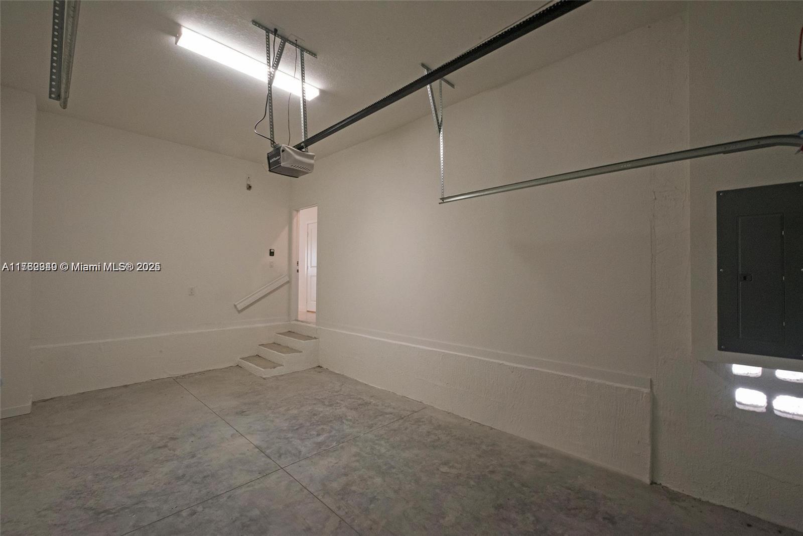 766 Sw 12th Street Property Photo 28