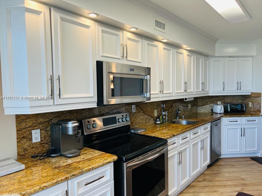 3610 Yacht Club Dr 401 Property Photo 21