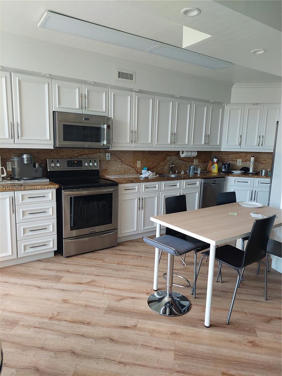 3610 Yacht Club Dr 401 Property Photo 22