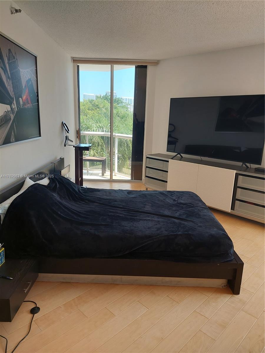 3610 Yacht Club Dr 401 Property Photo 28