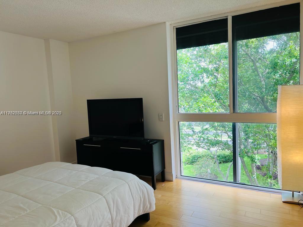 3610 Yacht Club Dr 401 Property Photo 32