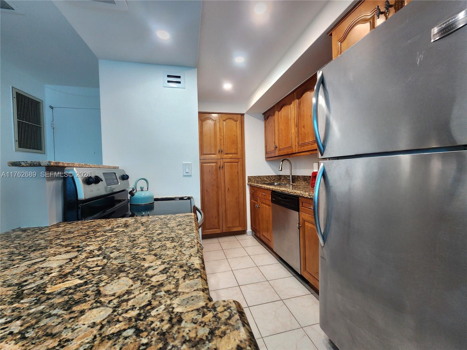 3505 S Ocean Dr 819 Property Photo 7