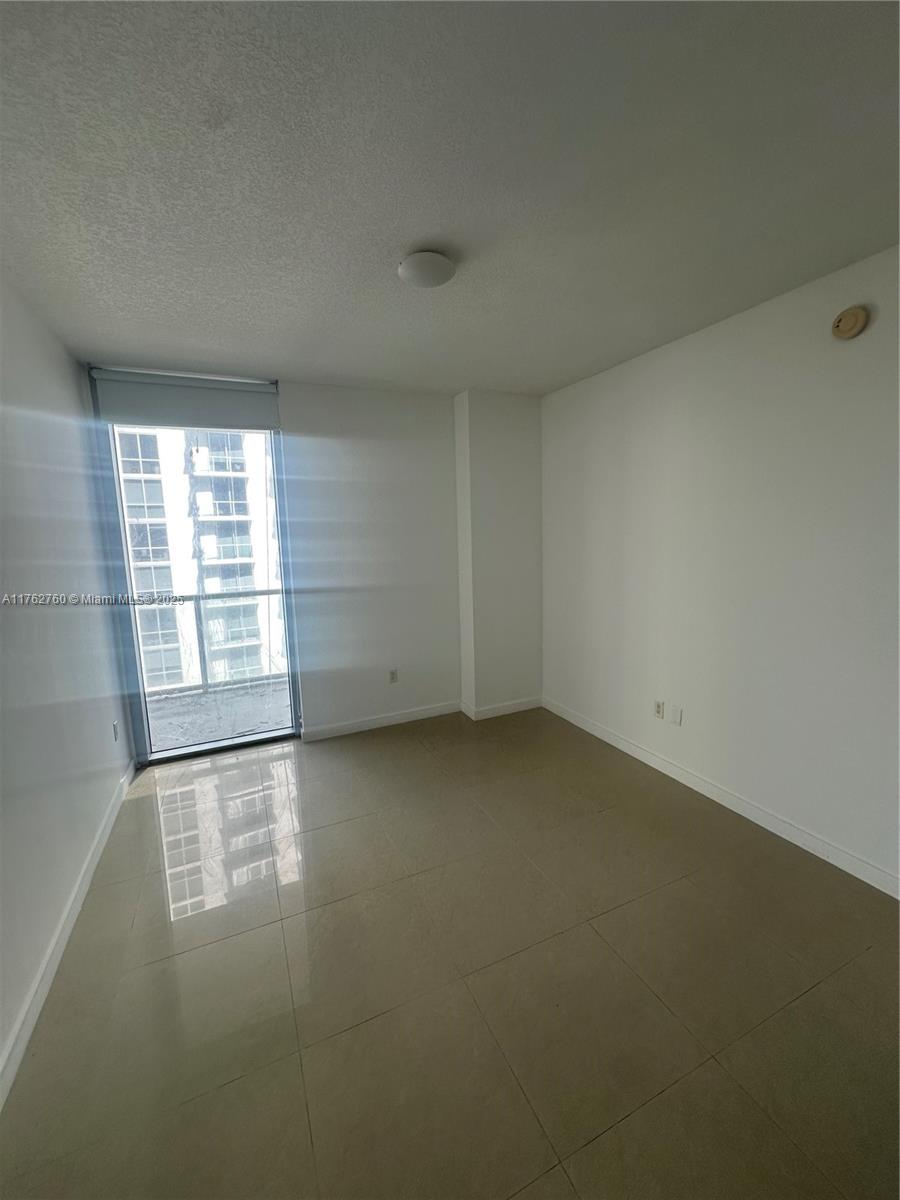 1050 Brickell Ave 1710 Property Photo