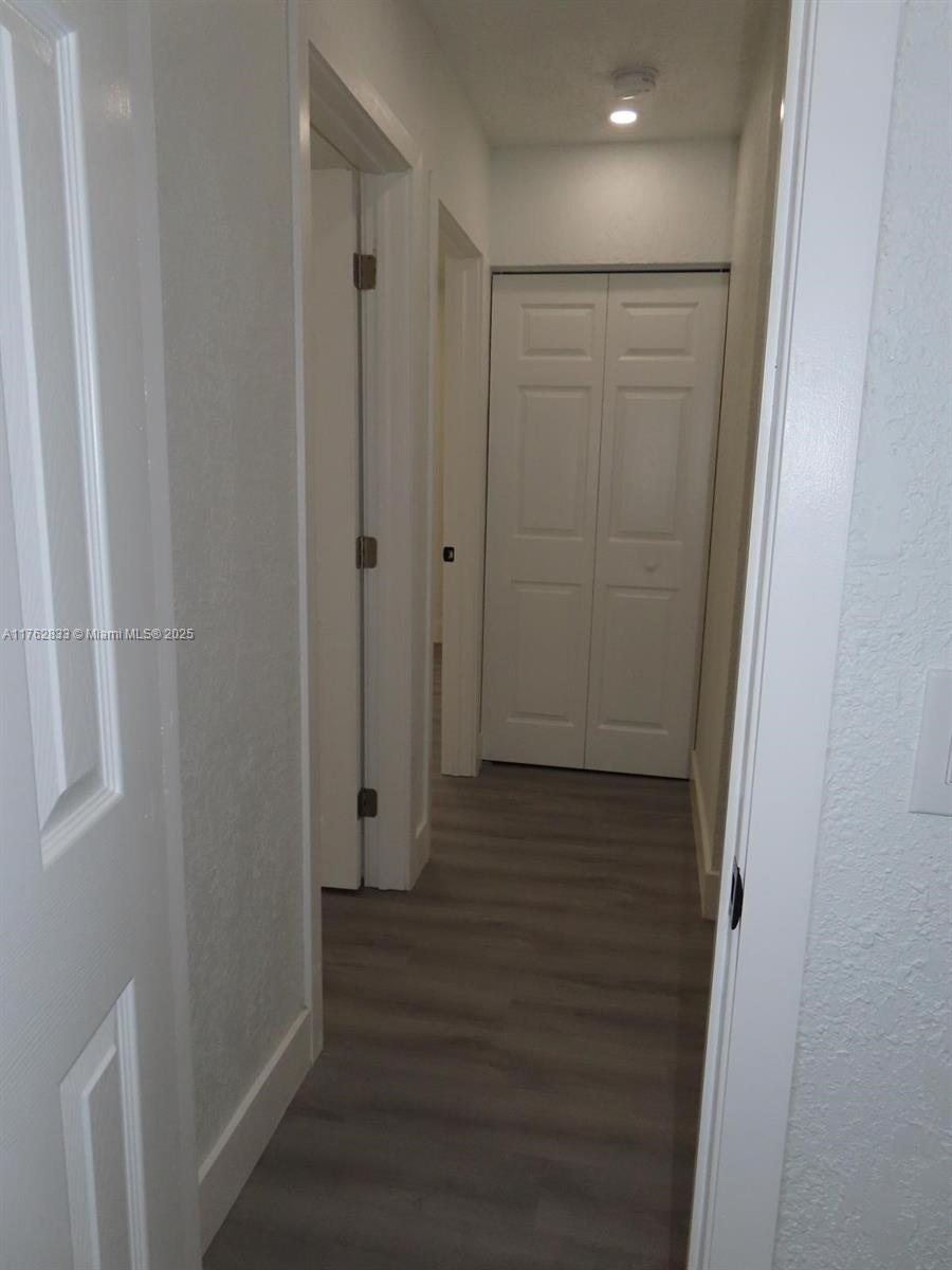 95 Sw 17th Ter Property Photo 3