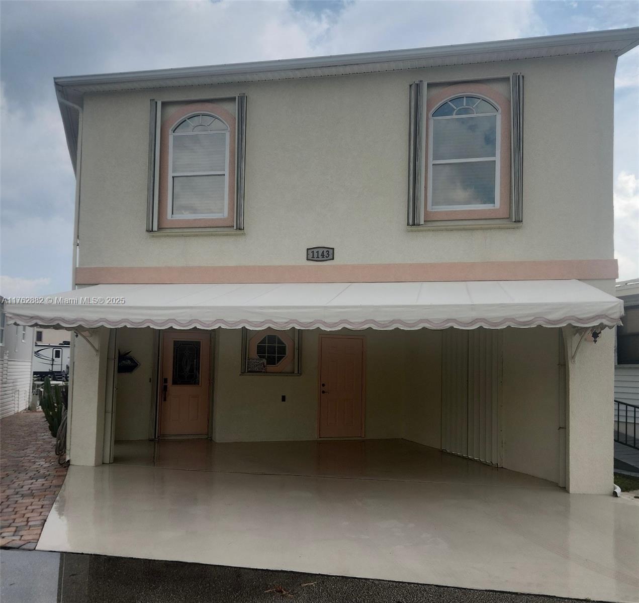 1143 Nettles Blvd Property Photo