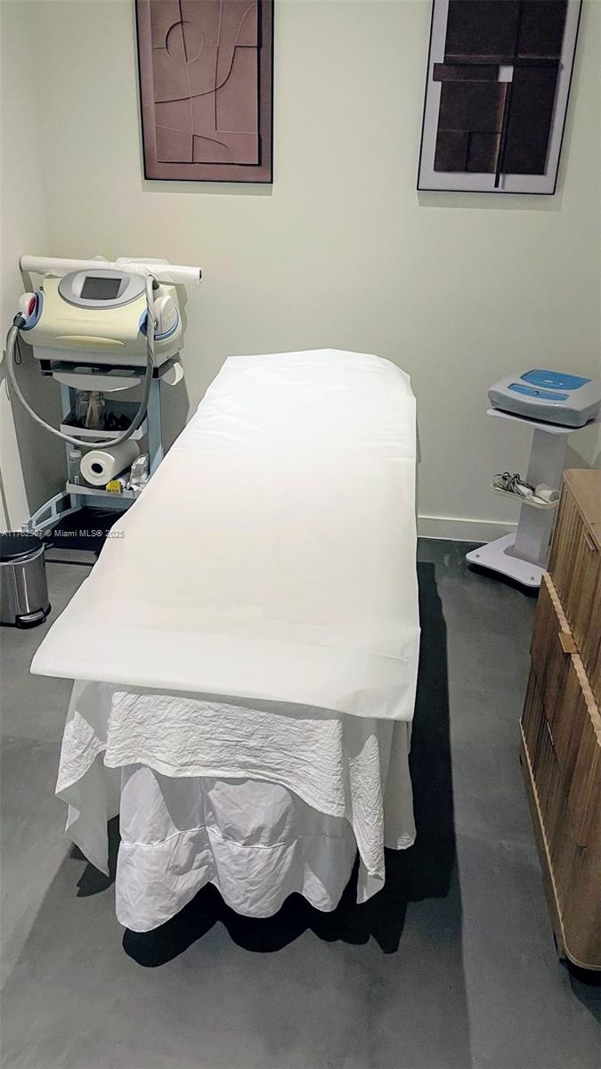 SPA in Brickell Ave FOR LEASE Property Photo 1