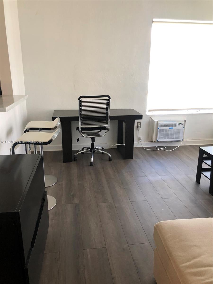 1611 Euclid Ave 9 Property Photo 5