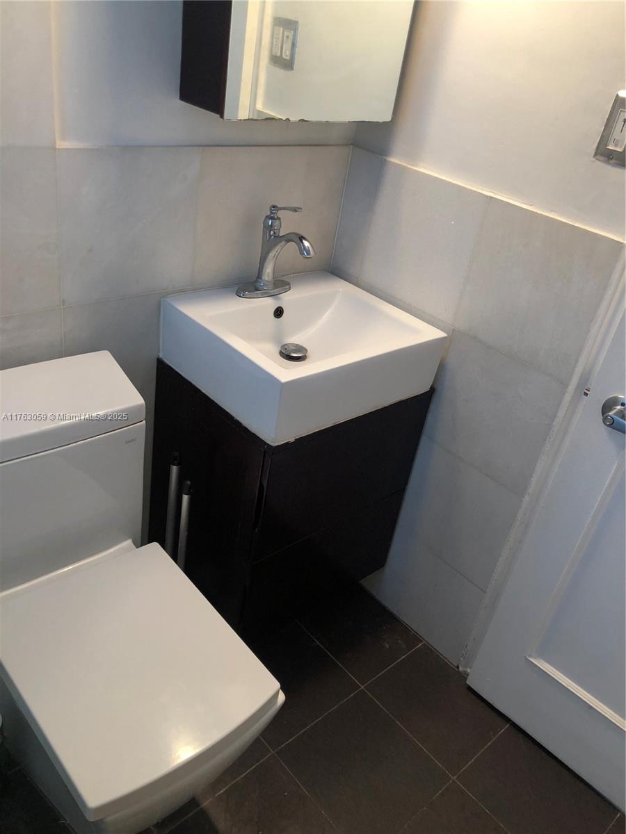 1611 Euclid Ave 9 Property Photo 9