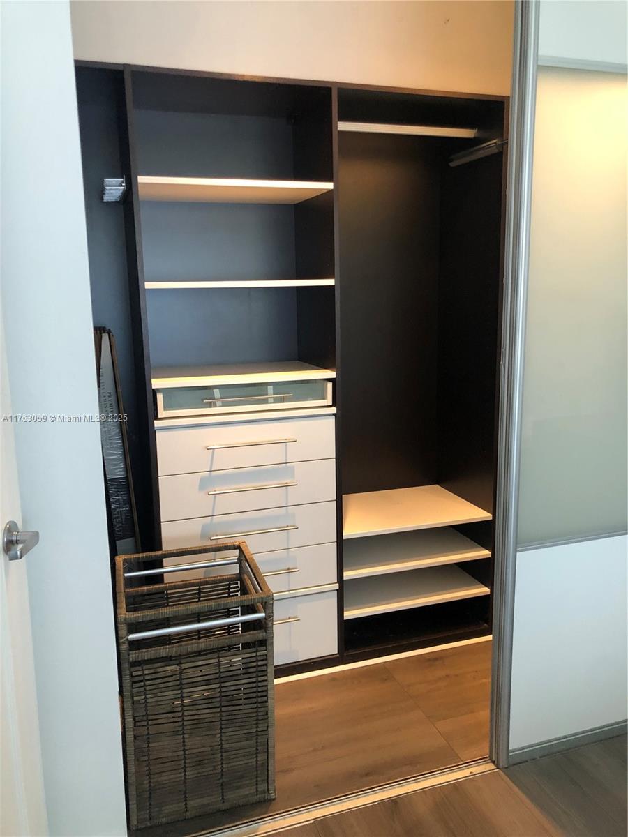 1611 Euclid Ave 9 Property Photo 11