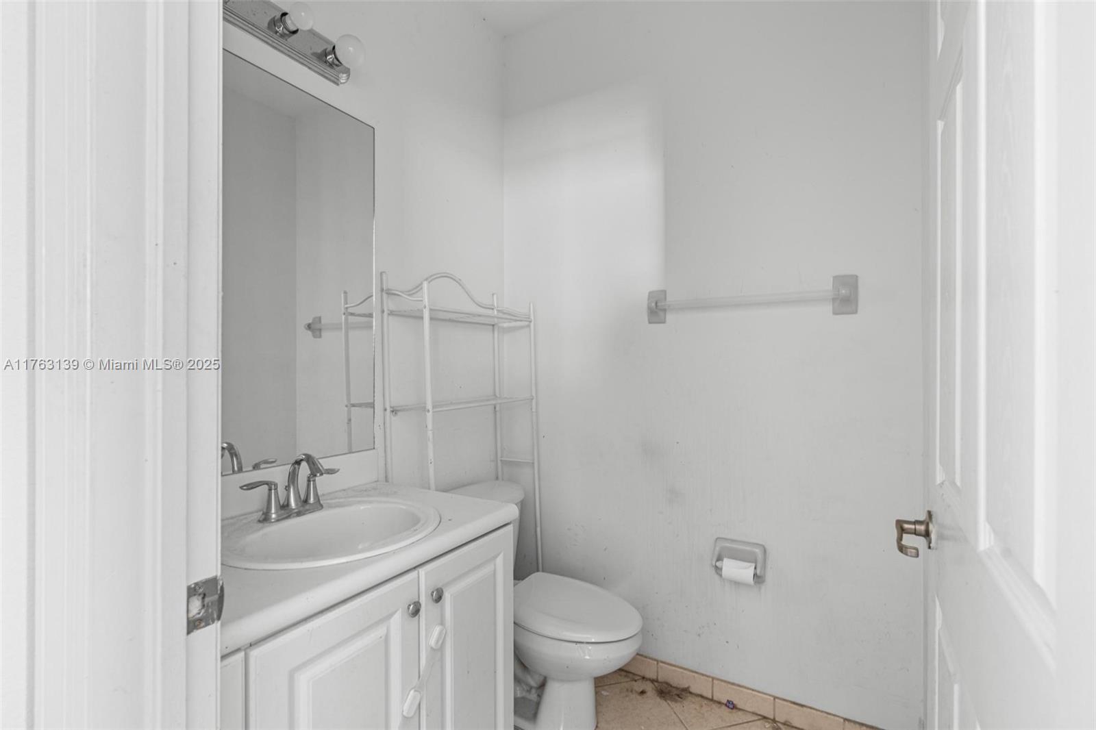 601 Se 37th Pl Property Photo 9