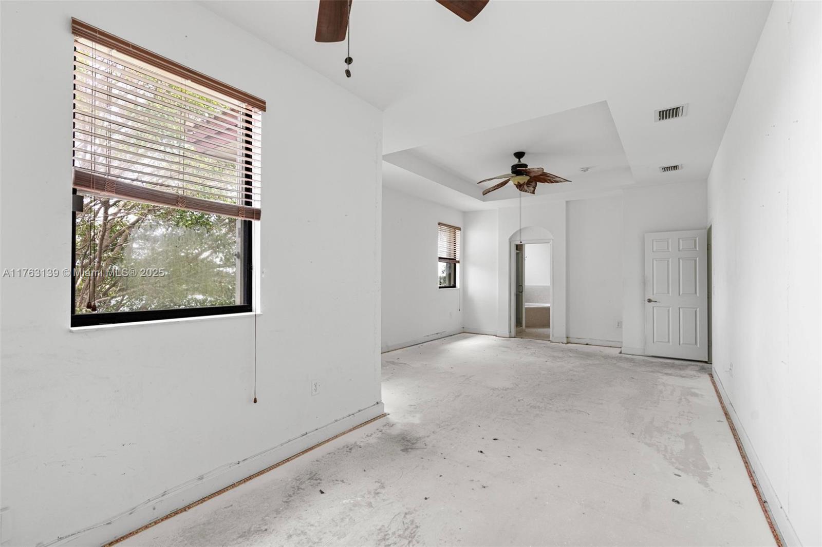 601 Se 37th Pl Property Photo 14