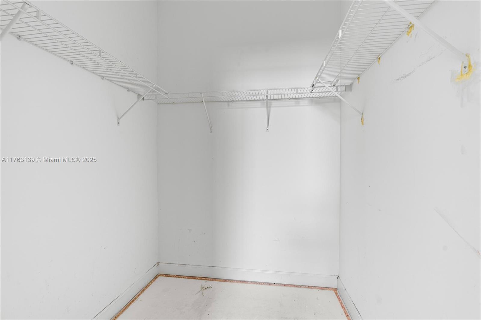 601 Se 37th Pl Property Photo 17