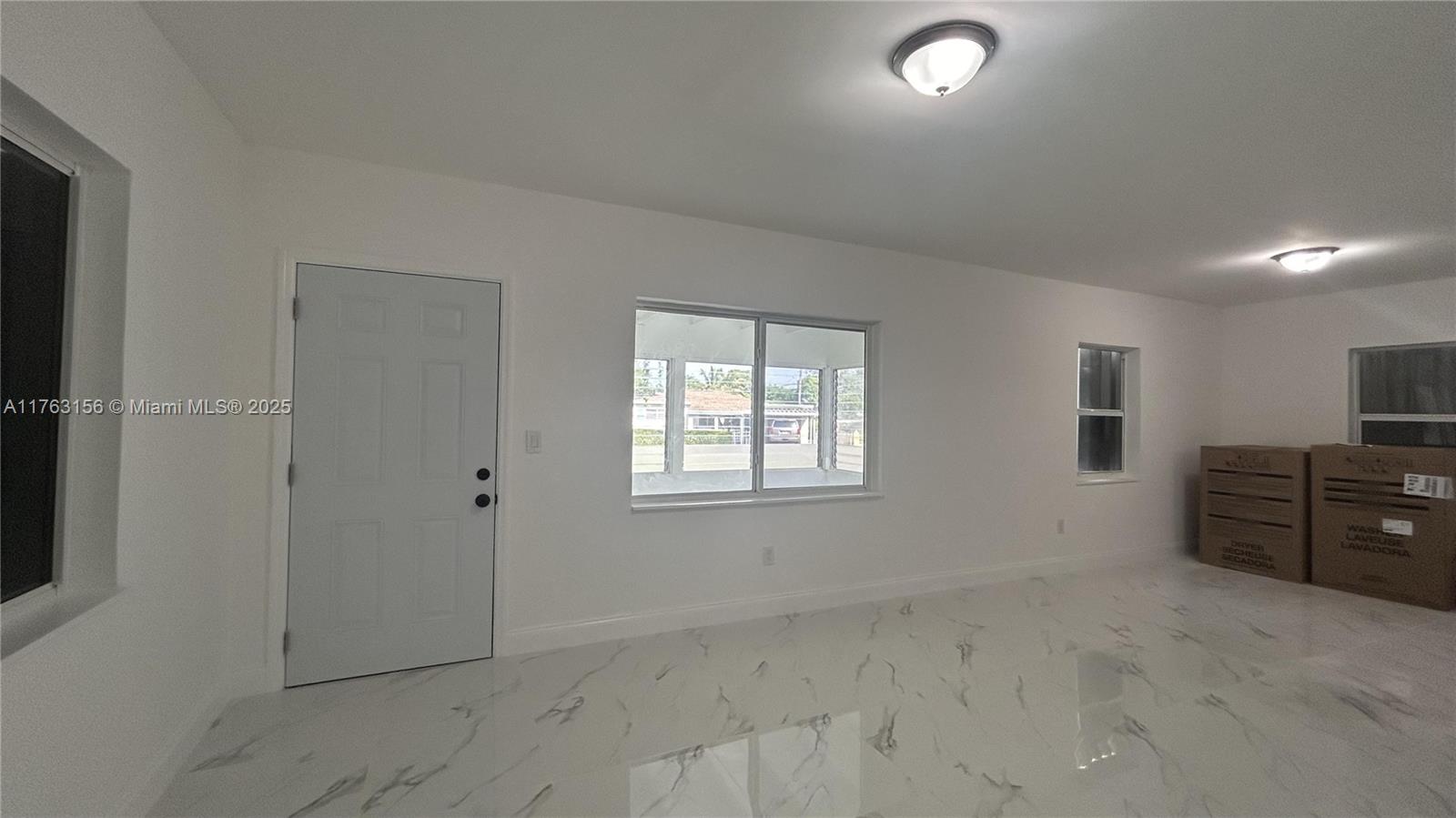 205 Seaman Ave Property Photo 7