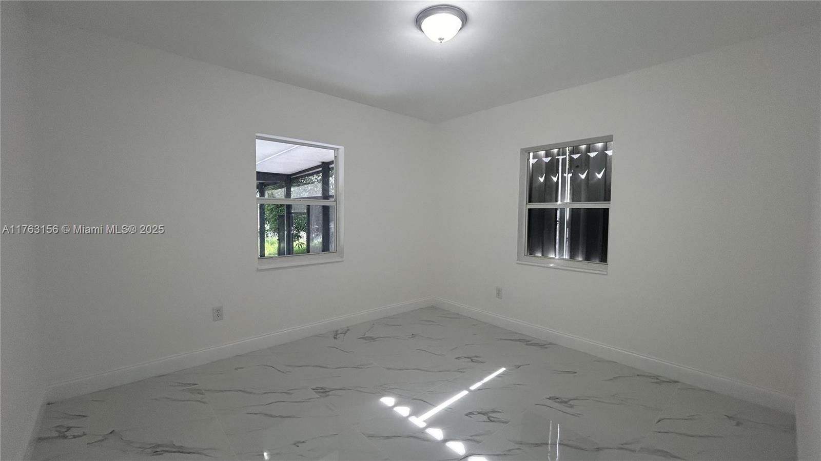 205 Seaman Ave Property Photo 8
